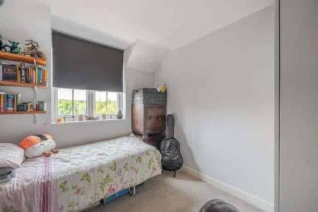 2 Bed Flat for Sale near Chesham Tube Station
