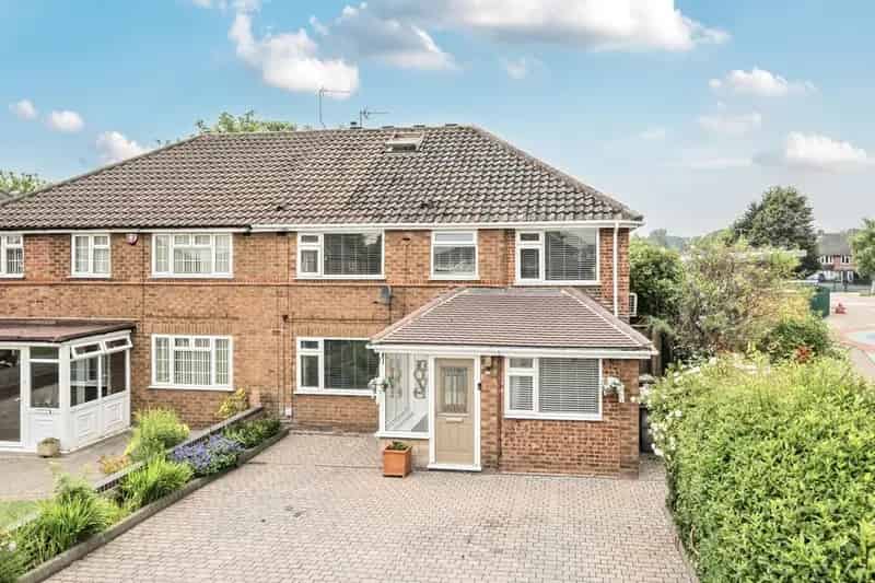 5 Bedroom Semi Detached House For Sale