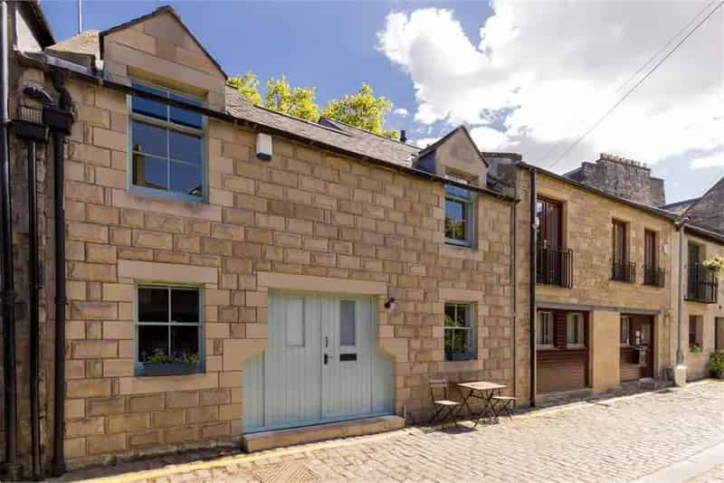2 Bed Mews House Edinburgh City Centre