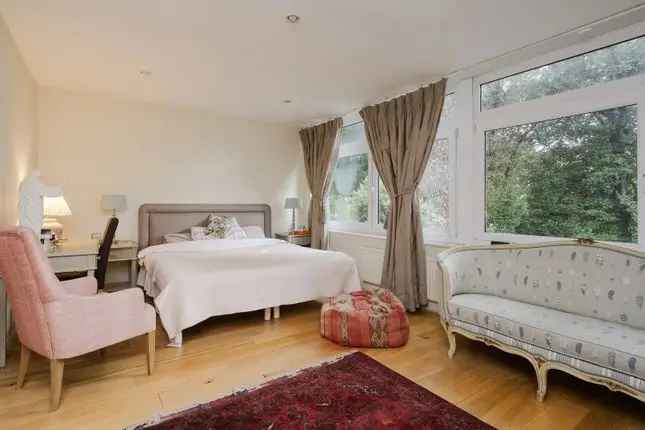 5 6 Bedroom Family House near Wimbledon Common