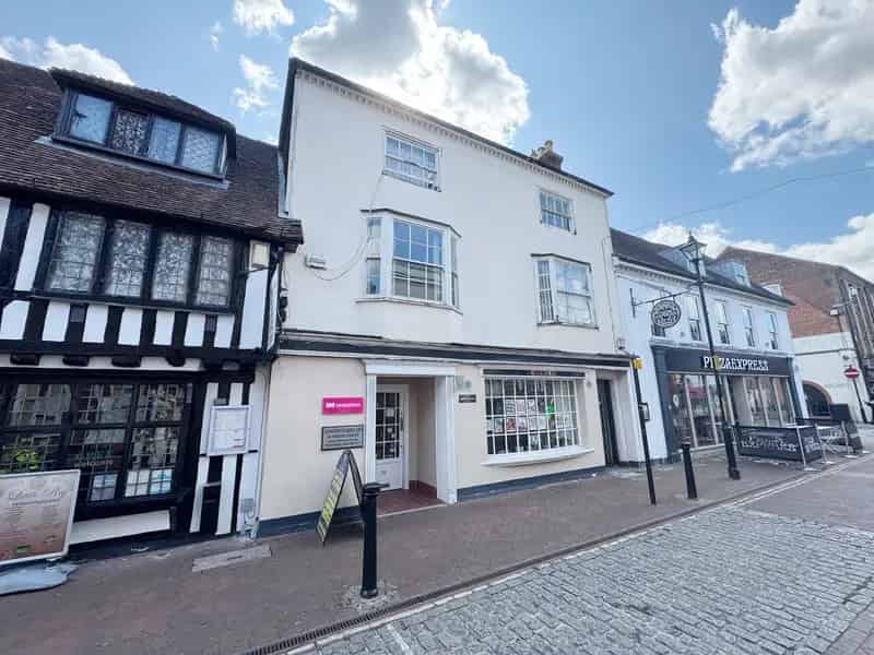 Mid Terrace House Near Ashford College and Station