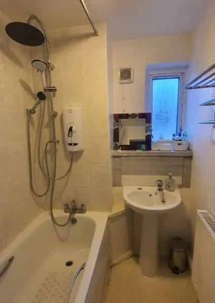 2-Bed Flat Near Plymouth City Centre Parks Schools Transport