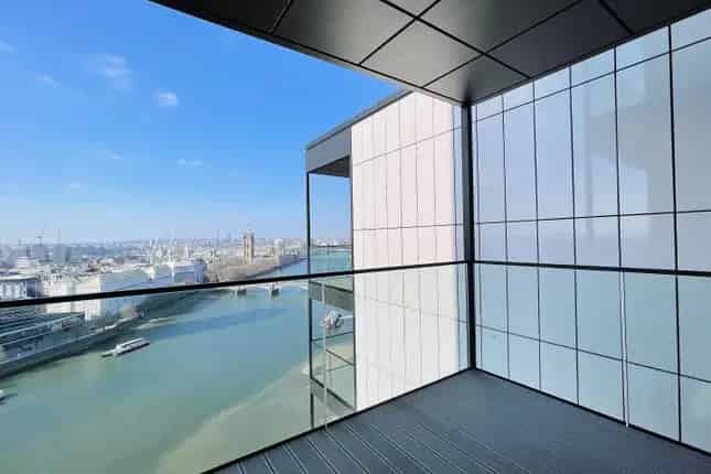 Luxury Thames River View Apartment - 3 Beds, 3 Baths