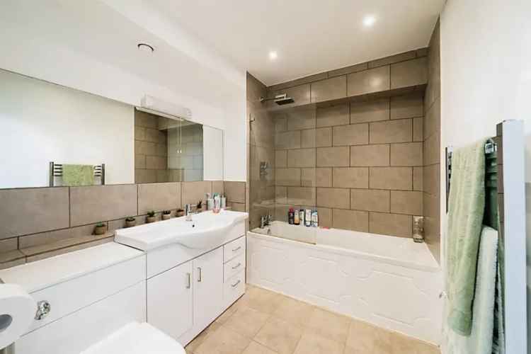 2 Bedroom Bath Apartment Scandi Style Terrace Parking Gardens