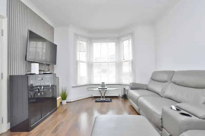 5 Bedroom House for Sale
