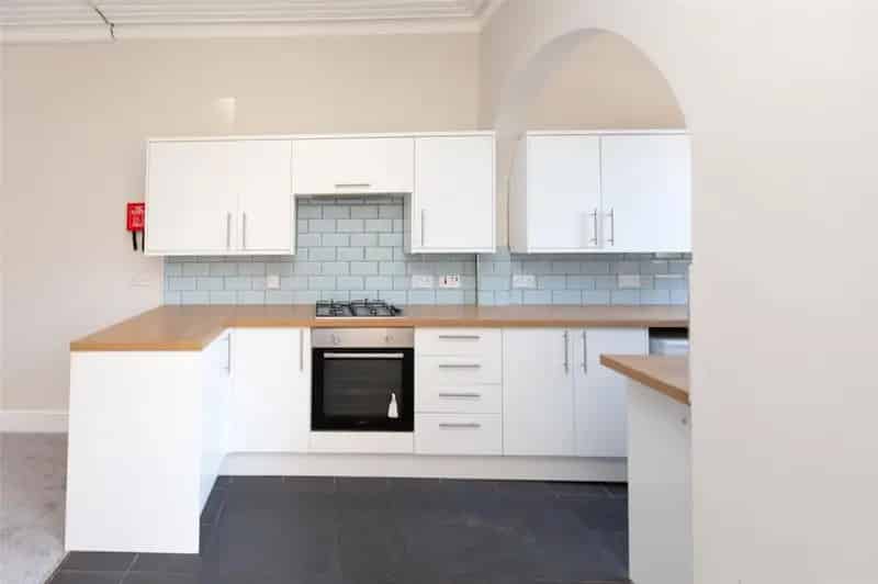 2 Bedroom Maisonette for Sale Private Parking No Onward Chain