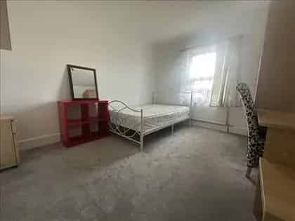 1 Room House Southampton All Bills Included
