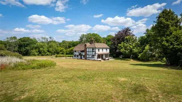 Hammer Farm Cranleigh 5 Bedroom Family Home