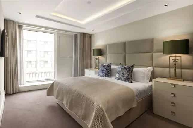 Luxury 3-Bedroom Apartment Kensington High Street W14