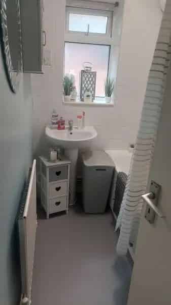 Greenford Maisonette Near Ravenor Park  Family Home