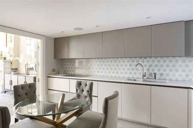 Luxury Flat for Sale in Lancaster Gate Bayswater London