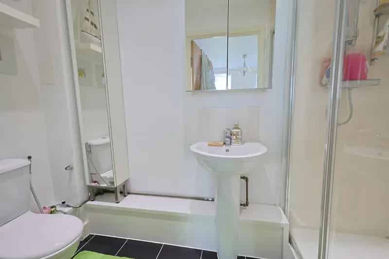 2 Bedroom Flat House to Rent in Colindale