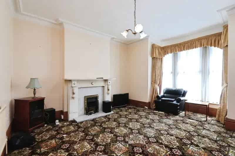 Four Bedroom Detached House in Ashgate