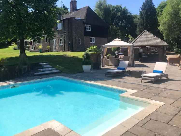 5 Bedroom Detached Farmhouse with Pool and Annexe