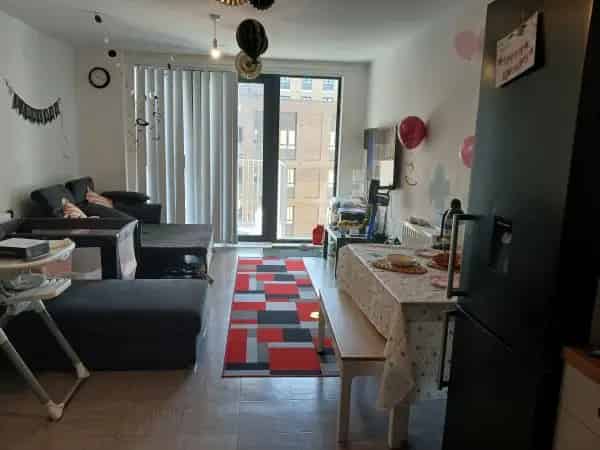 New Flat Big Master Double Room Open Plan Kitchen Balcony Near Schools Shops Train Station