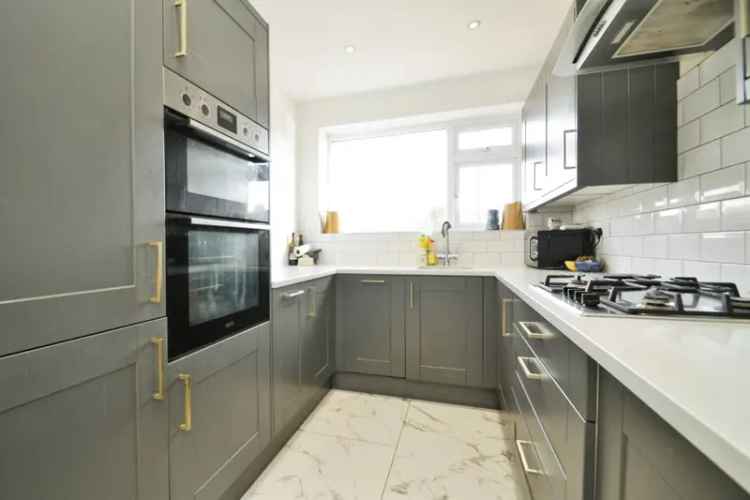 3-Bed Dormer Bungalow in Bilton Near Schools and Amenities