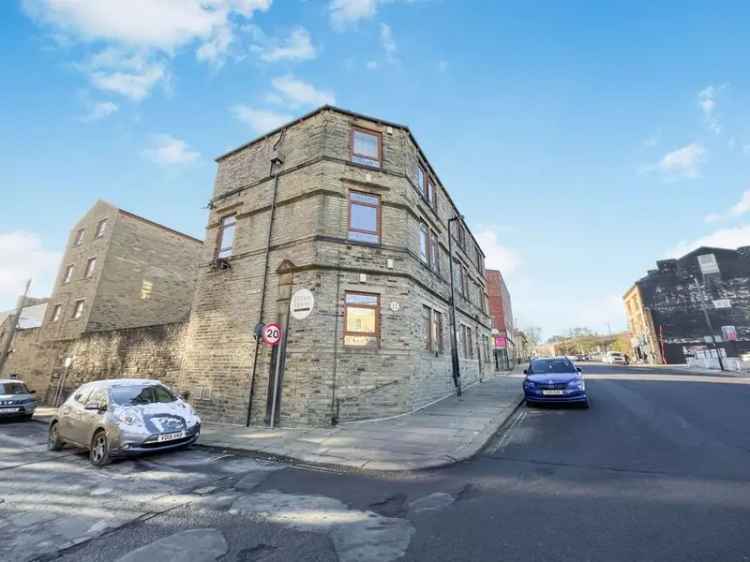 2 Bedroom Flat to Rent Halifax Town Centre Secure Parking