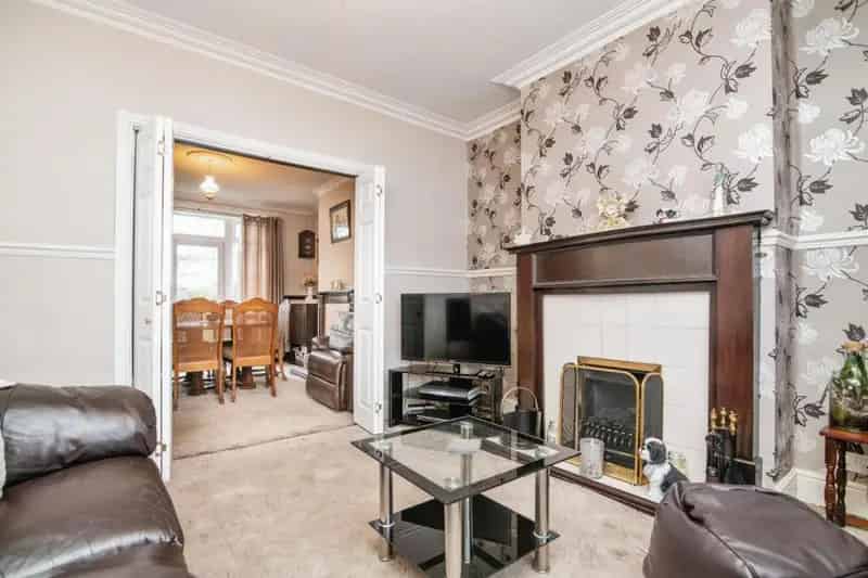 3 Bedroom Semi-Detached House for Sale in Quinton