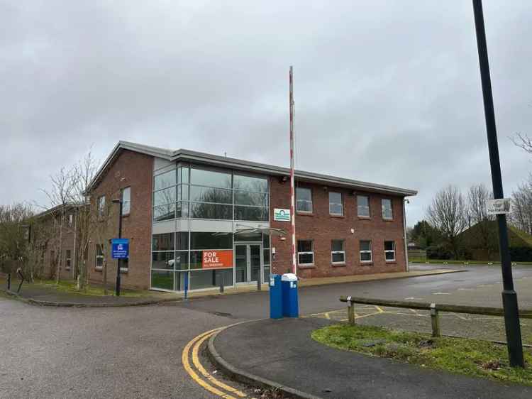 Modern Office Building 5432sf Freehold for Sale M40 J5