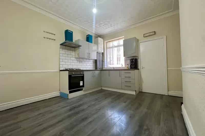 Four Bedroom House Near Amenities and Transport