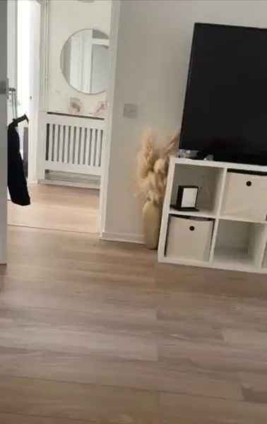 1 Bed Ground Floor Maisonette Swap for 2 Bed New Build
