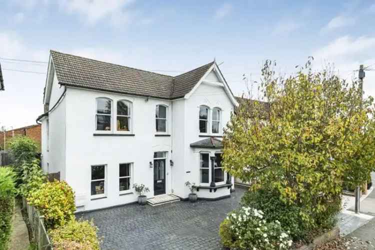 5 bedroom detached house for sale