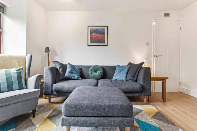 2 Bedroom Apartment for Sale on Byres Road Glasgow