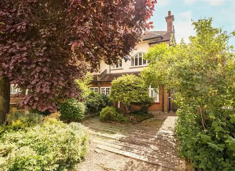 5 Bedroom Arts & Crafts Home with Planning Permission