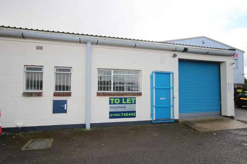 Industrial Unit To Let 2425 sq ft