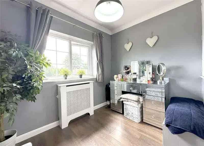 5 Bed Semi-Detached House for Sale Marston Green