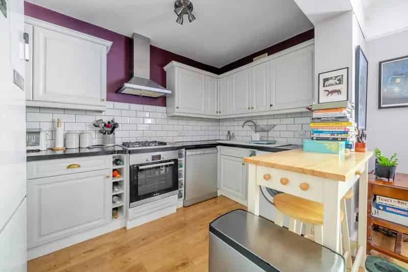 Historic One Bedroom Garden Flat Shackleton Grade II Listed Building London