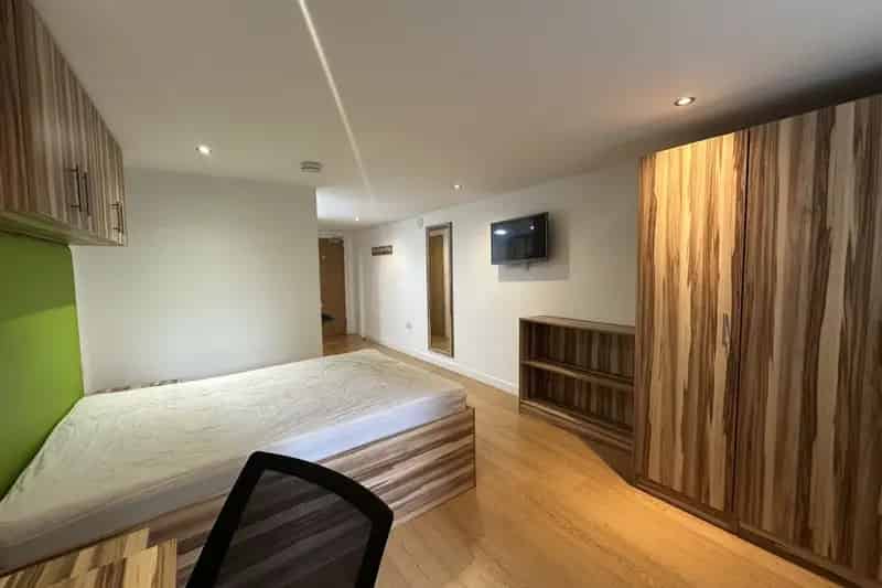 Flat For Rent , Kirklees, England