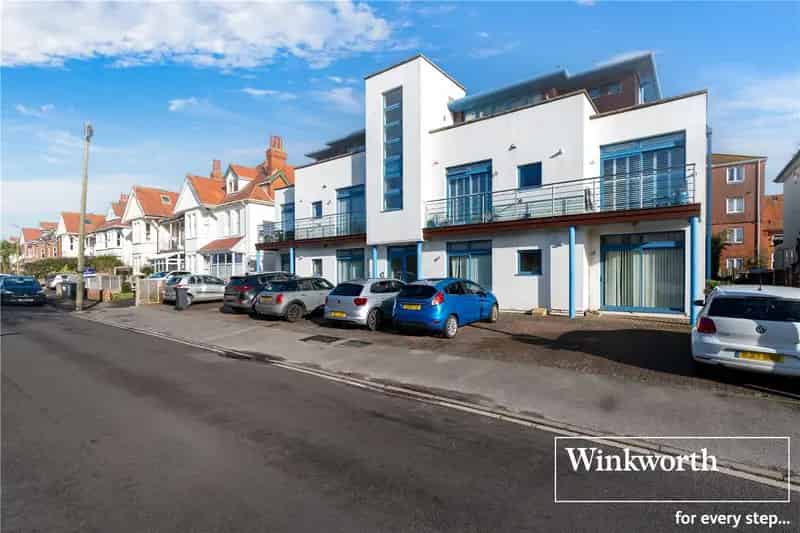 2 Bedroom Flat Bournemouth Southbourne Clifftops Near Beach