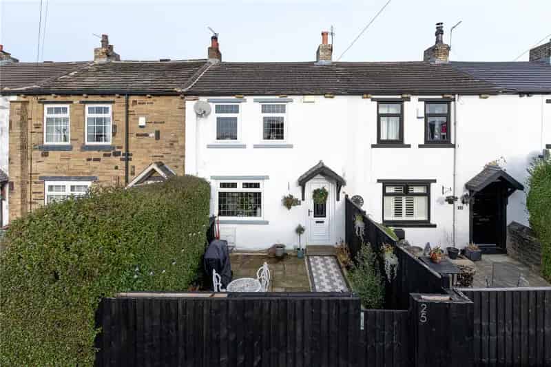 Charming Pudsey Mid Terrace Home with Garden
