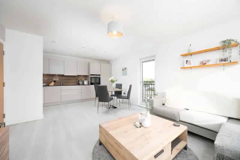 Spacious 2-Bed Top Floor Apartment in Banchory
