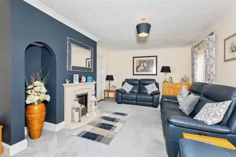 5 Bed House in Cul-de-sac - Close to Amenities
