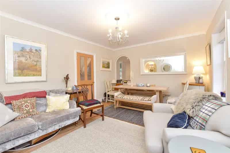 3 Bedroom Semi Detached House For Sale Near Arundel