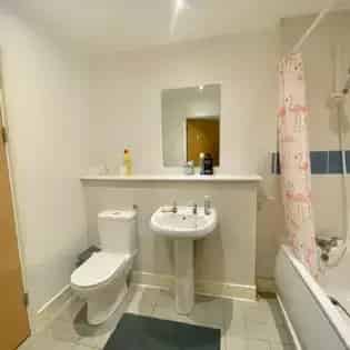 2 Bed Flat 42m² Manchester Furnished Parking Available Now