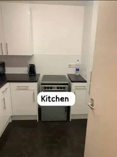 2 Double Bed Semi Detached House Near DLR Elizabeth Line