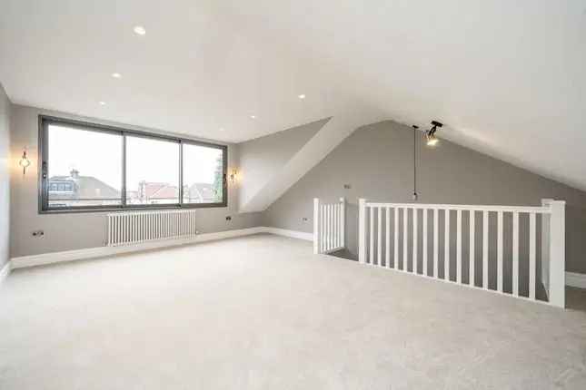 Four Bedroom House for Sale in London W13