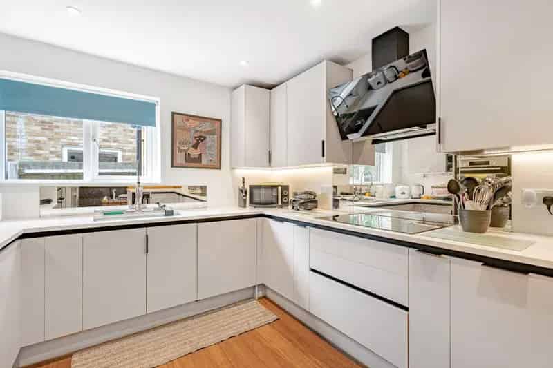 Spacious 4-Bedroom Semi-Detached House with Annex Potential