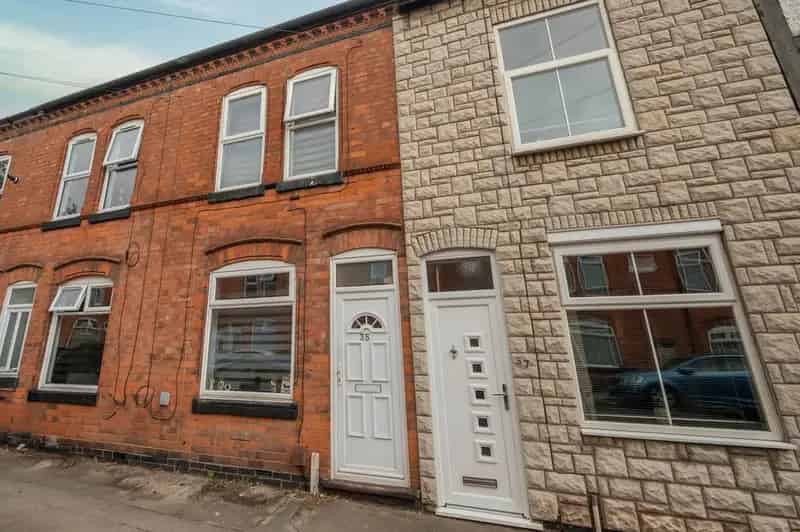 2 Bedroom Mid-Terraced House for Sale Buy to Let Investment
