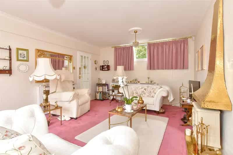 3 Bedroom End Terrace House for Sale in New Ash Green