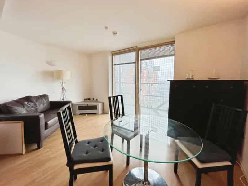 2 Bedroom Flat To Let Furnished Parking Near Train Station Leeds University