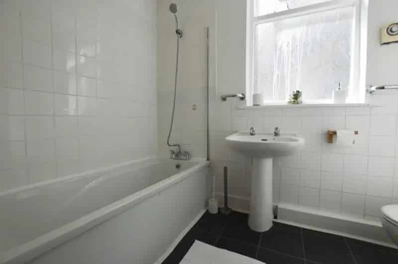 2 bedroom House
 For Sale 
Total Size: 605 SQ FT