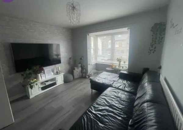 Flat For Rent in Tendring, England