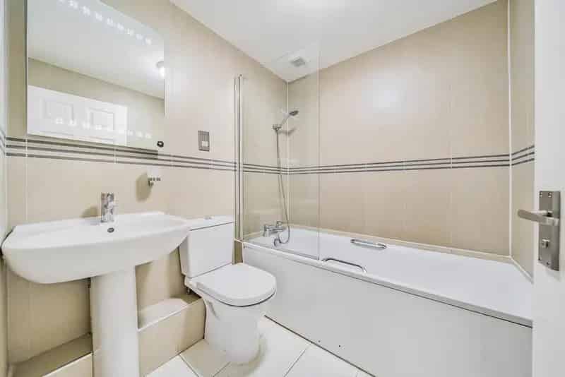2 Double Bedroom Modern Apartment Wimbledon Secure Parking Roof Terrace