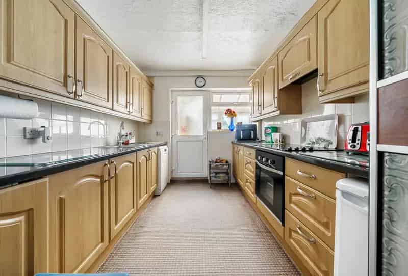 2 bedroom house for sale