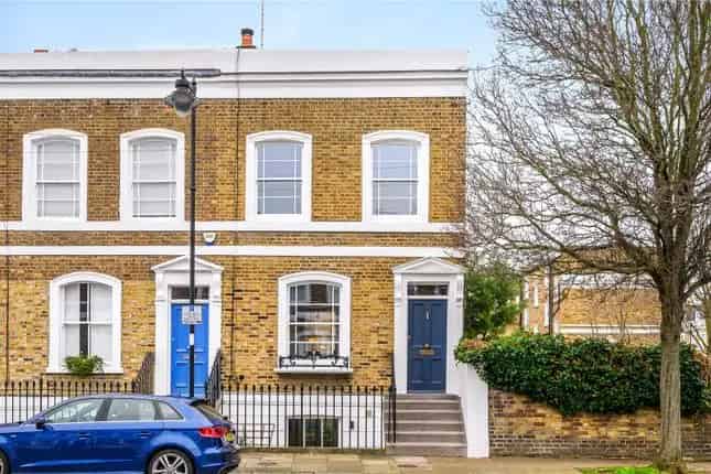 Victorian Terrace House for Sale in Coleman Fields London N1