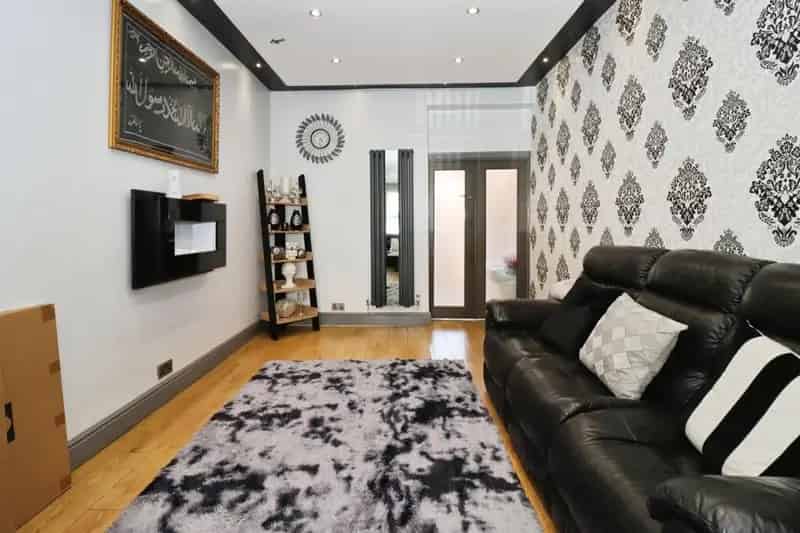 3 Bedroom Victorian Terraced House for Sale